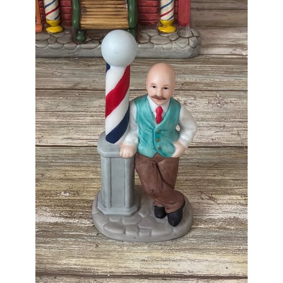 1988 Lefton Colonial Village Barbershop 06501 Lighted Bldg w/Cord + 2 Figurines - Picture 7 of 15